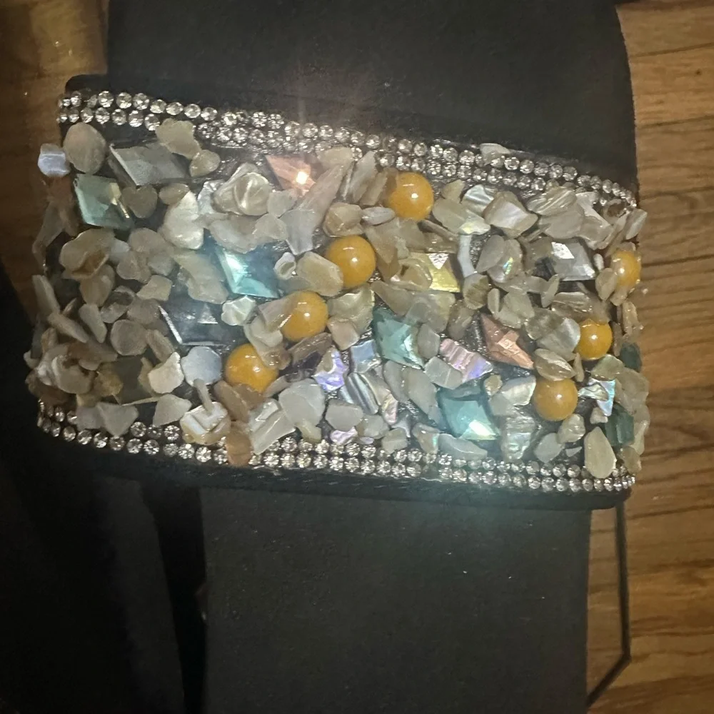 Elegant Embellished Black Sandals - Picture 3 of 4